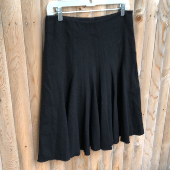 Club Monaco wool blend flowy skirt size 2 black - Picture 2 of 5